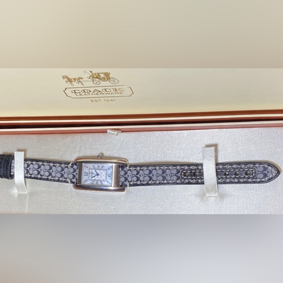 Coach Signature C Lexie Watch - Picture 4 of 10